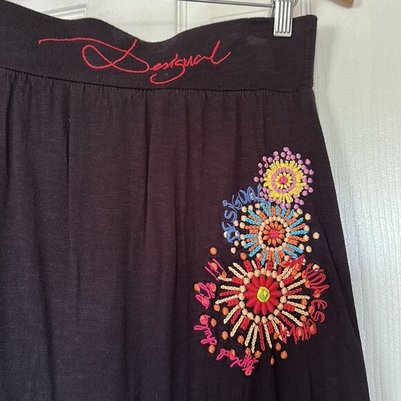 Desigual Beaded and Embroidered Floral Crochet Asymmetrical skirt size L - Picture 7 of 7